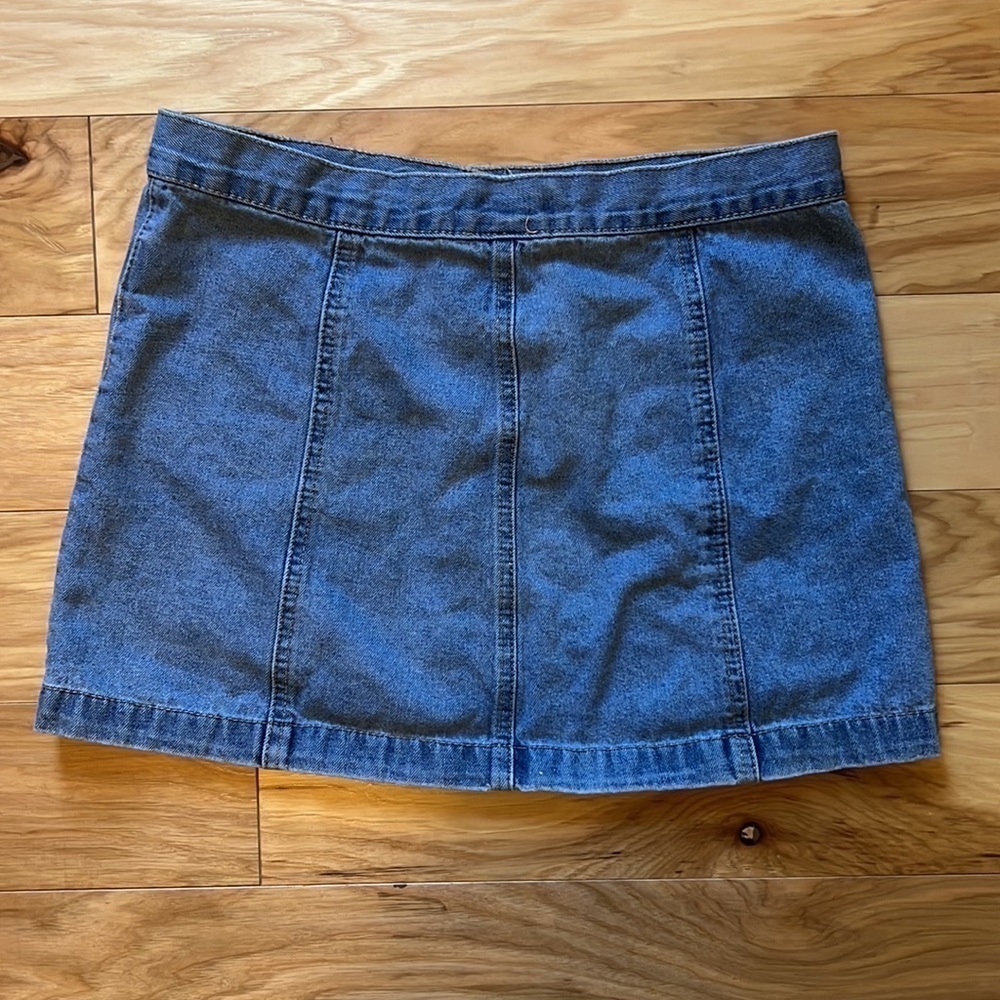 2 for $10 | Denim Full Button Mini Skirt with Front Pockets Size 30 Forever 21 - Picture 4 of 8